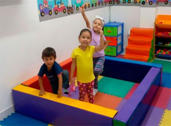 Piscina de bolas cuadrada 2x2